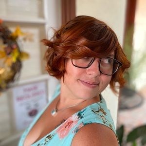 Meet your Posher, Samantha wolff